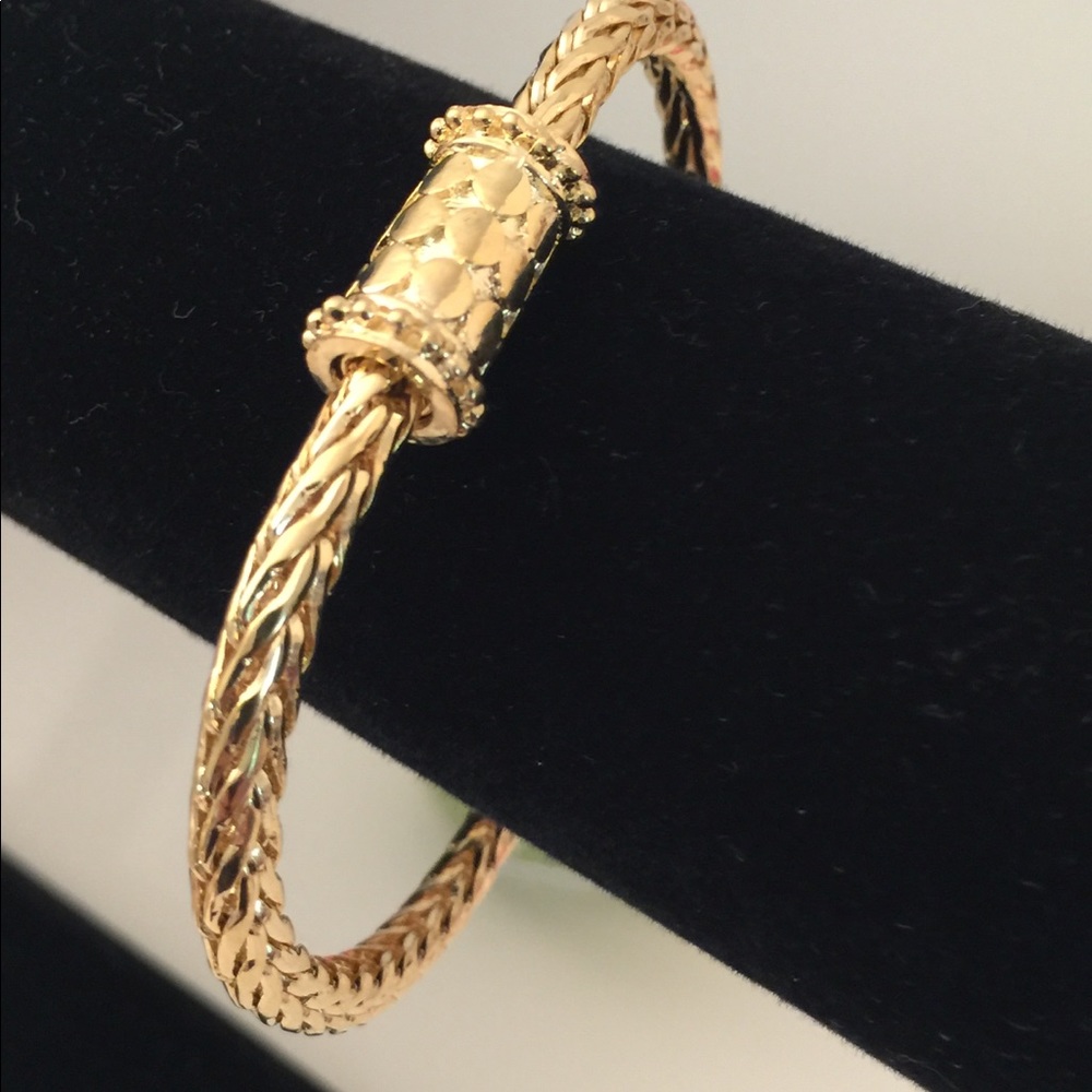 ‼️$50 FIRM! Classic Weave Bracelet